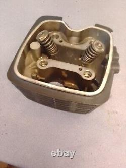 Honda cb 125 f cylinder head